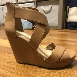 Jessica Simpson Tan Wedges